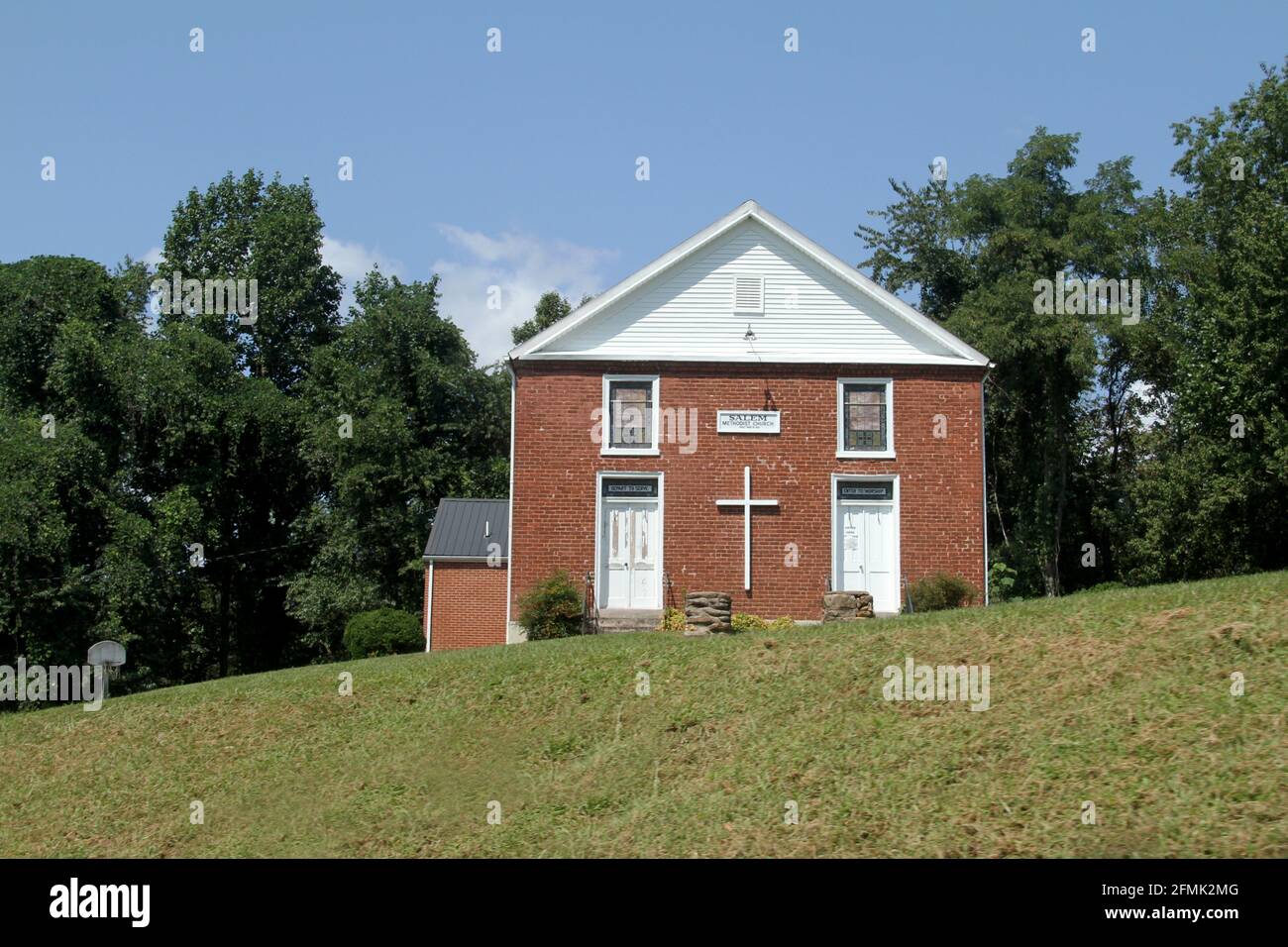 Piccola chiesa nella campagna della Virginia, Stati Uniti. Salem Methodist Church, nella contea di Bedford. Foto Stock