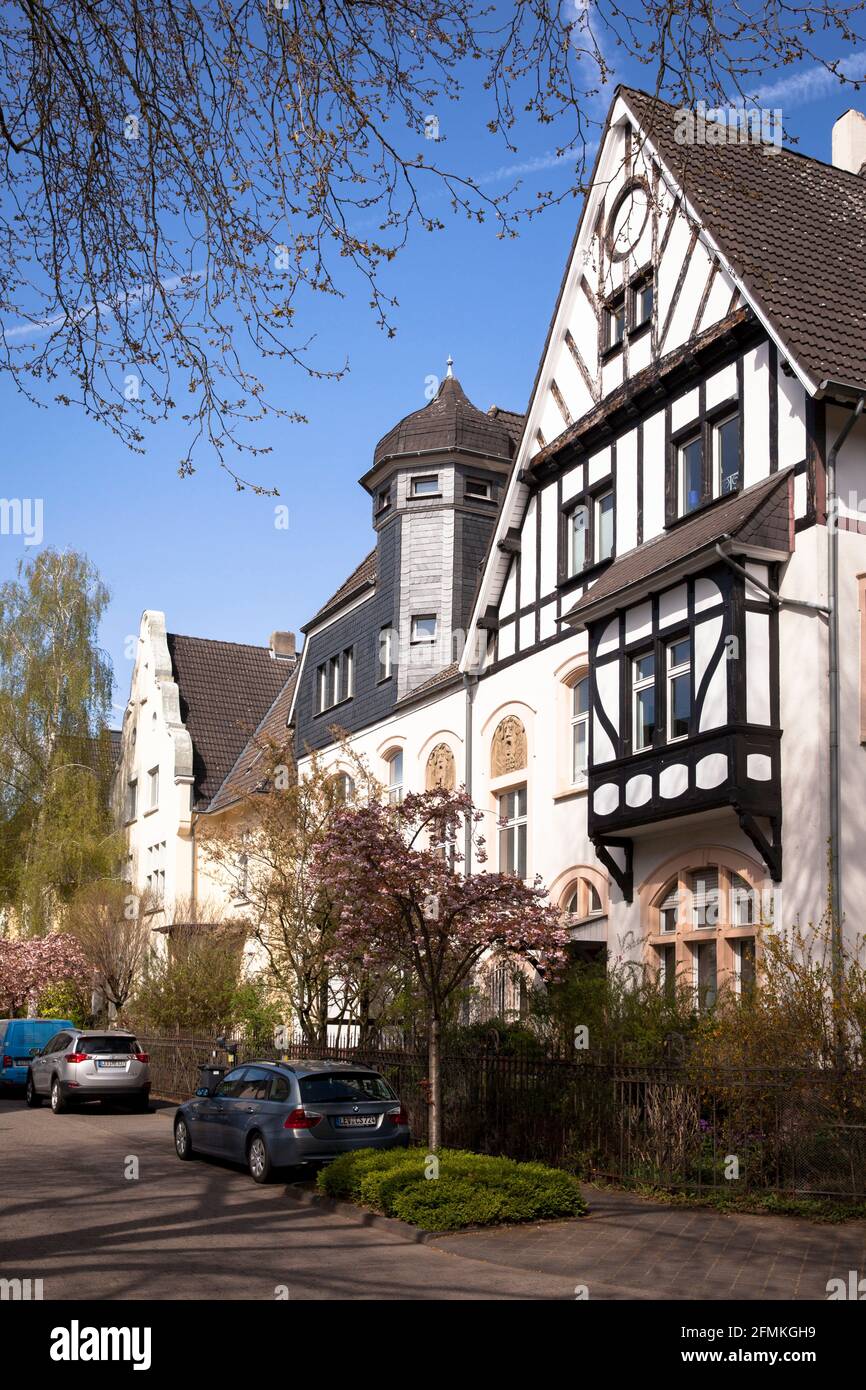 Case in via Henry-T.-V.-Boettinger nel distretto di Wiesdorf, Leverkusen, Nord Reno-Westfalia, Germania. Haeuser in der Henry-T.-V.-Boettinger-Stra Foto Stock