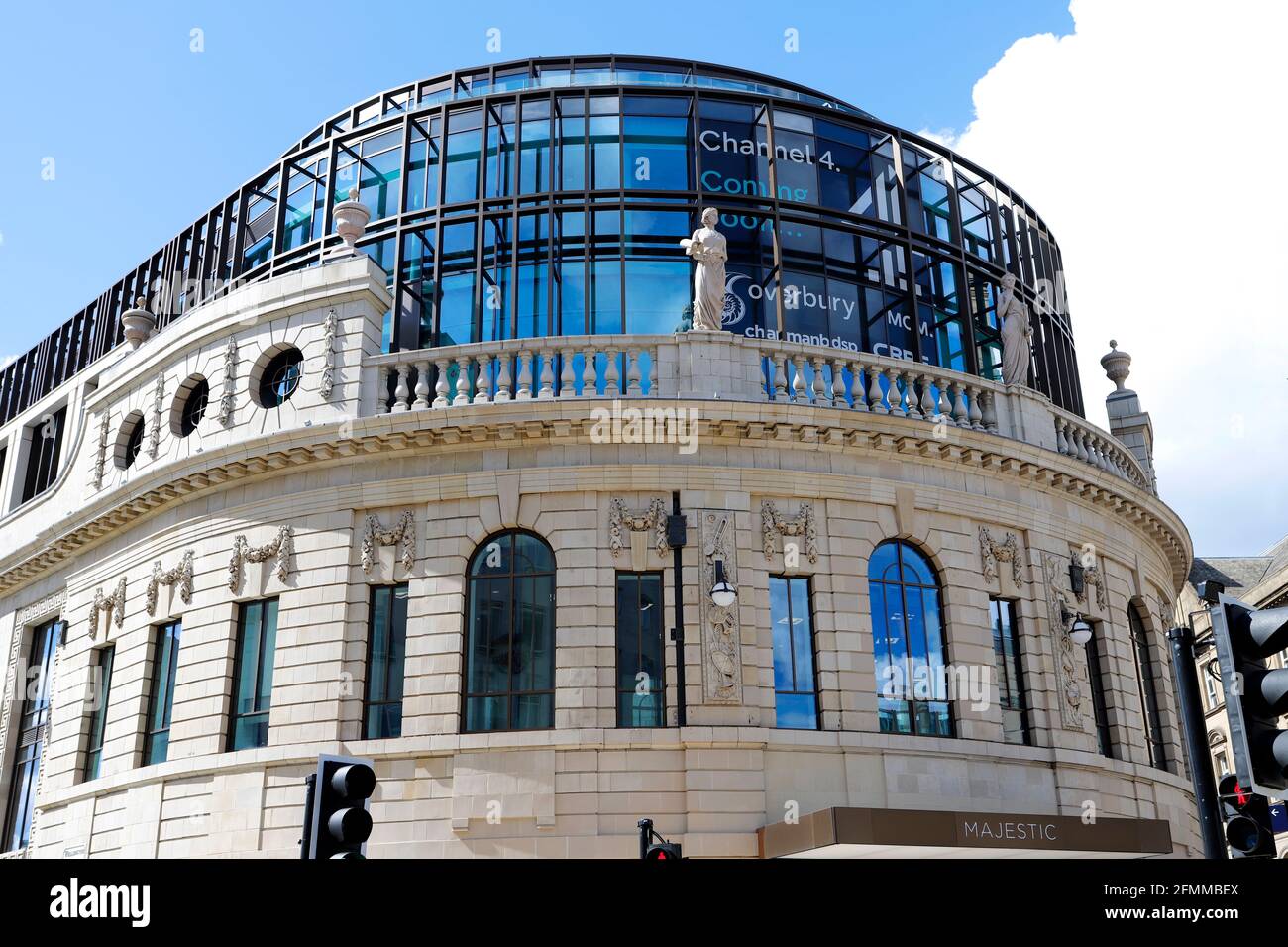 Il Majestic Building nel centro della città di Leeds, la nuova sede del Channel 4 a Leeds, West Yorkshire. E' stato recentemente completamente rinnovato. Foto Stock