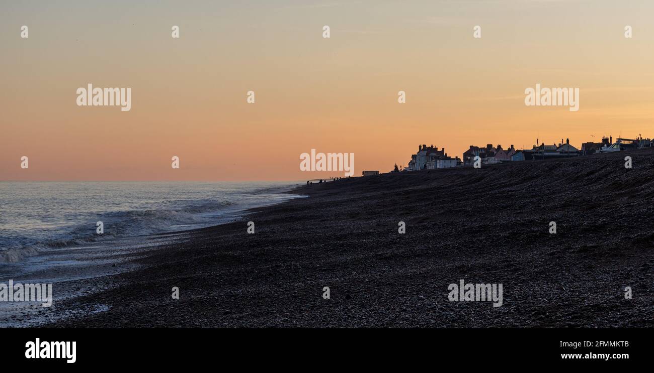 Aldeburgh Beach al tramonto Foto Stock