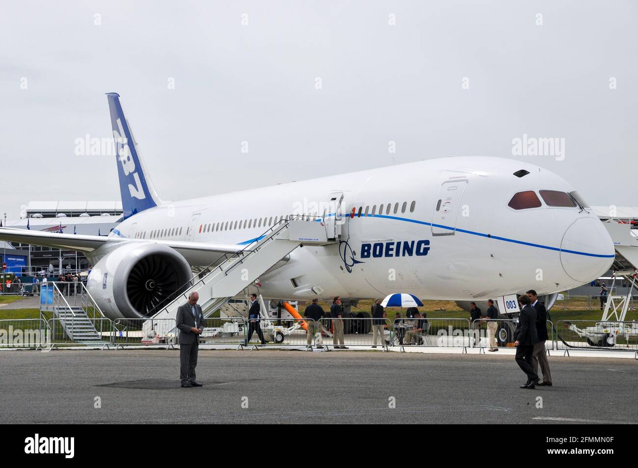 Prototipo dimostratore Boeing 787 Dreamliner jet plane in regime corporativo, facendo il suo debutto al Farnborough International Airshow 2010 Foto Stock