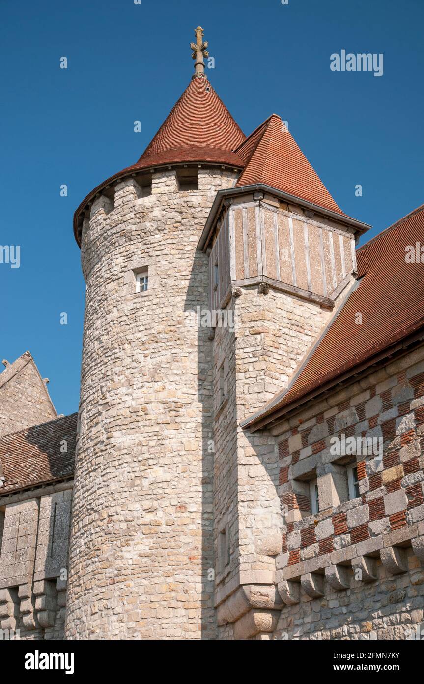 Torre di Hattonchatel castello medievale (secolo IX) che domina la valle Woëvre, Mosa (55), regione Grand Est, Francia Foto Stock