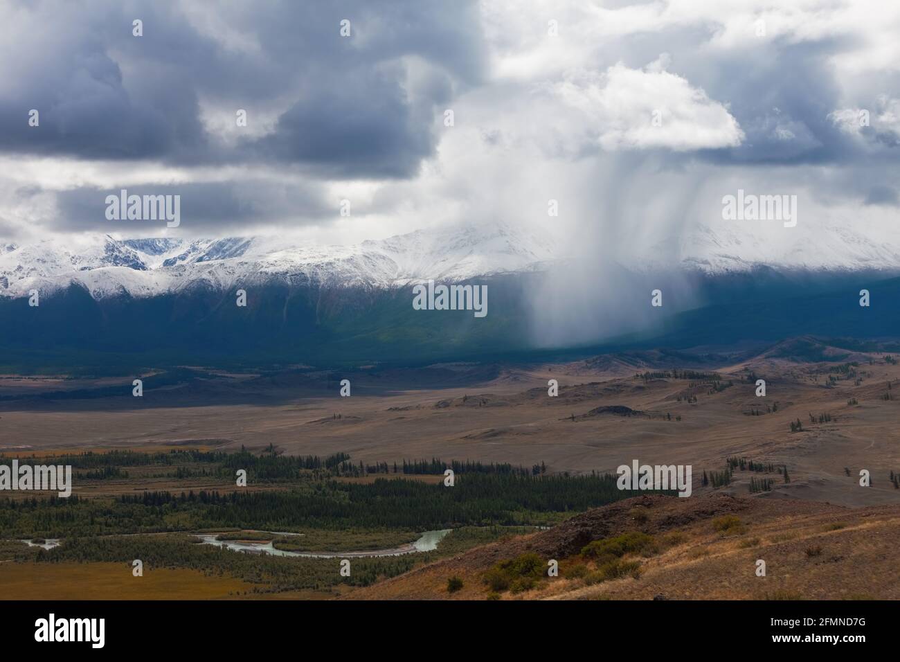 Montagne Altai. Splendido paesaggio montano. Russia Siberia Foto Stock