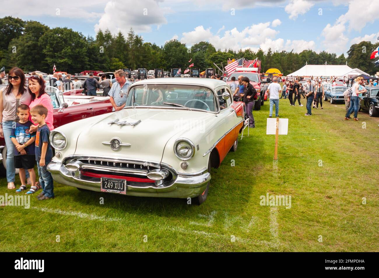 1955 Oldsmobile 98 AT Star & Stripes American Classic car mostra Foto Stock