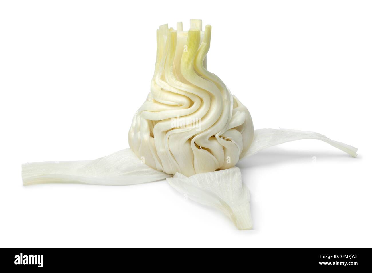 Struttura dell'interno di un aglio fresco crudo intero lampadina isolata su sfondo bianco Foto Stock