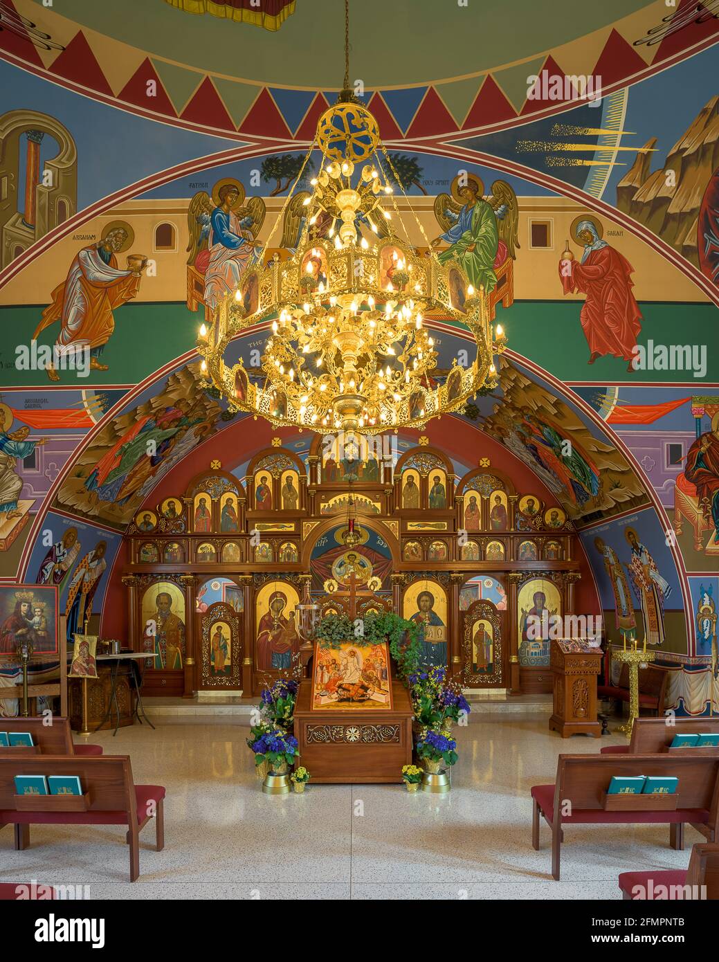 Interno della colorata Annunciazione bizantina Chiesa cattolica in Omero Glen, Illinois Foto Stock