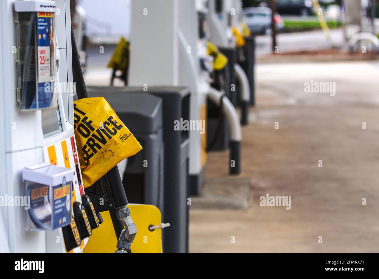 Asheville, Stati Uniti. 11 Maggio 2021. Una stazione di servizio ha esaurito il gas a causa di un attacco ransomware su un importante gasdotto degli Stati Uniti. Credit: Gloria Good/Alamy Live News Foto Stock