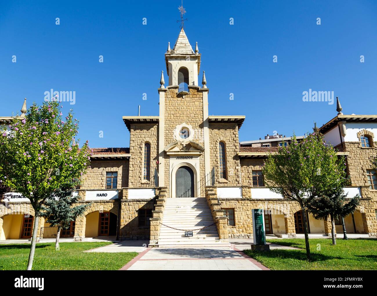 Palazzo Paternina Cid, ex culla, ora riabilitato e stazione degli autobus guzgados a Haro, la Rioja. Spagna Foto Stock