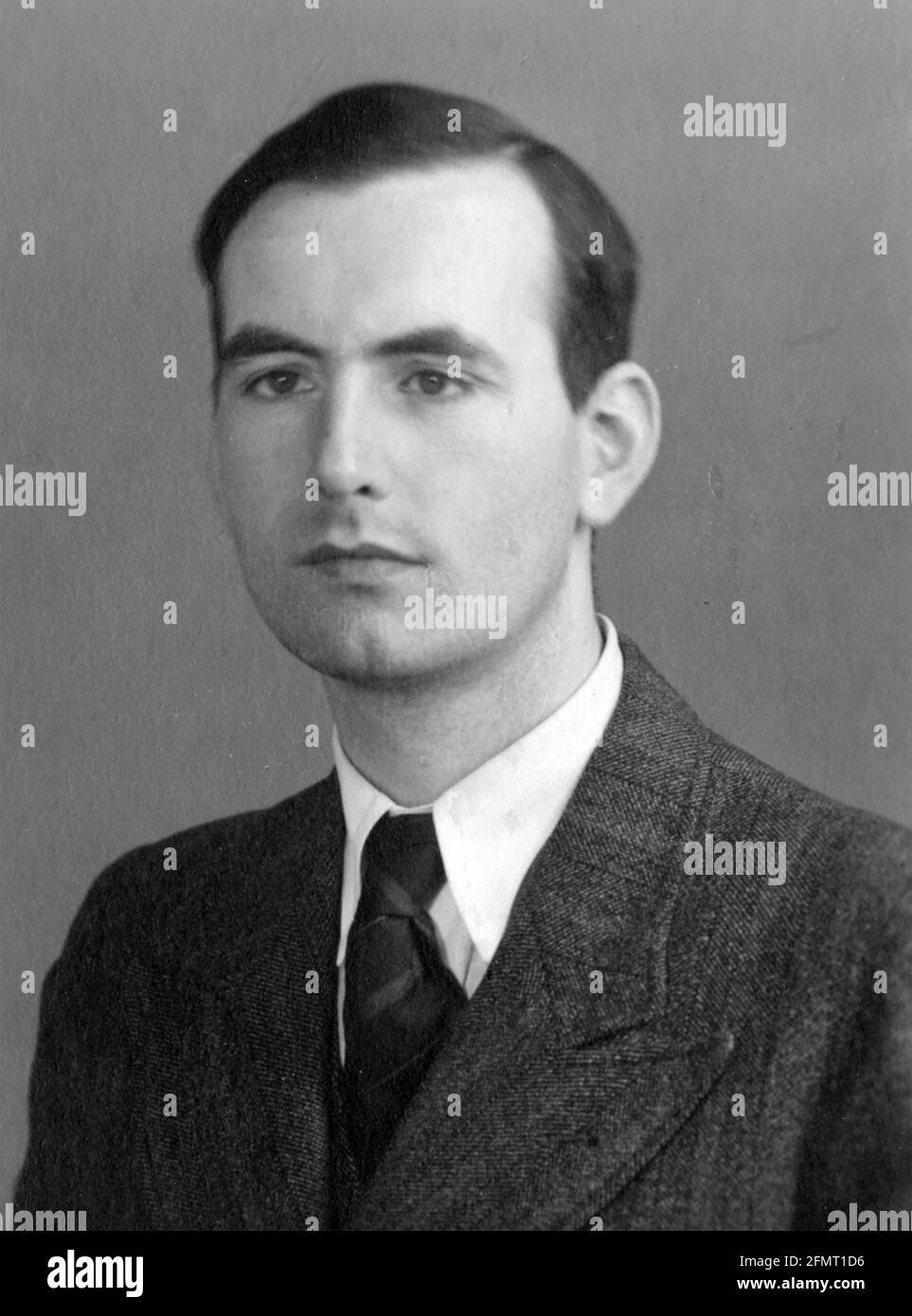 ERNST RUSKA (1906-1988) fisico tedesco che ha progettato il primo microscopio elettronico.Foto: Siemens Foto Stock