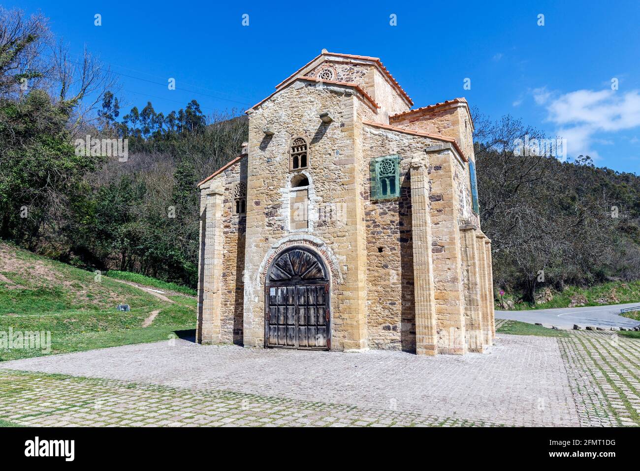PreRomanesque chiesa di San Miguel de Lillo (IX secolo) a Oviedo Asturias, Spagna, UNESCO Foto Stock