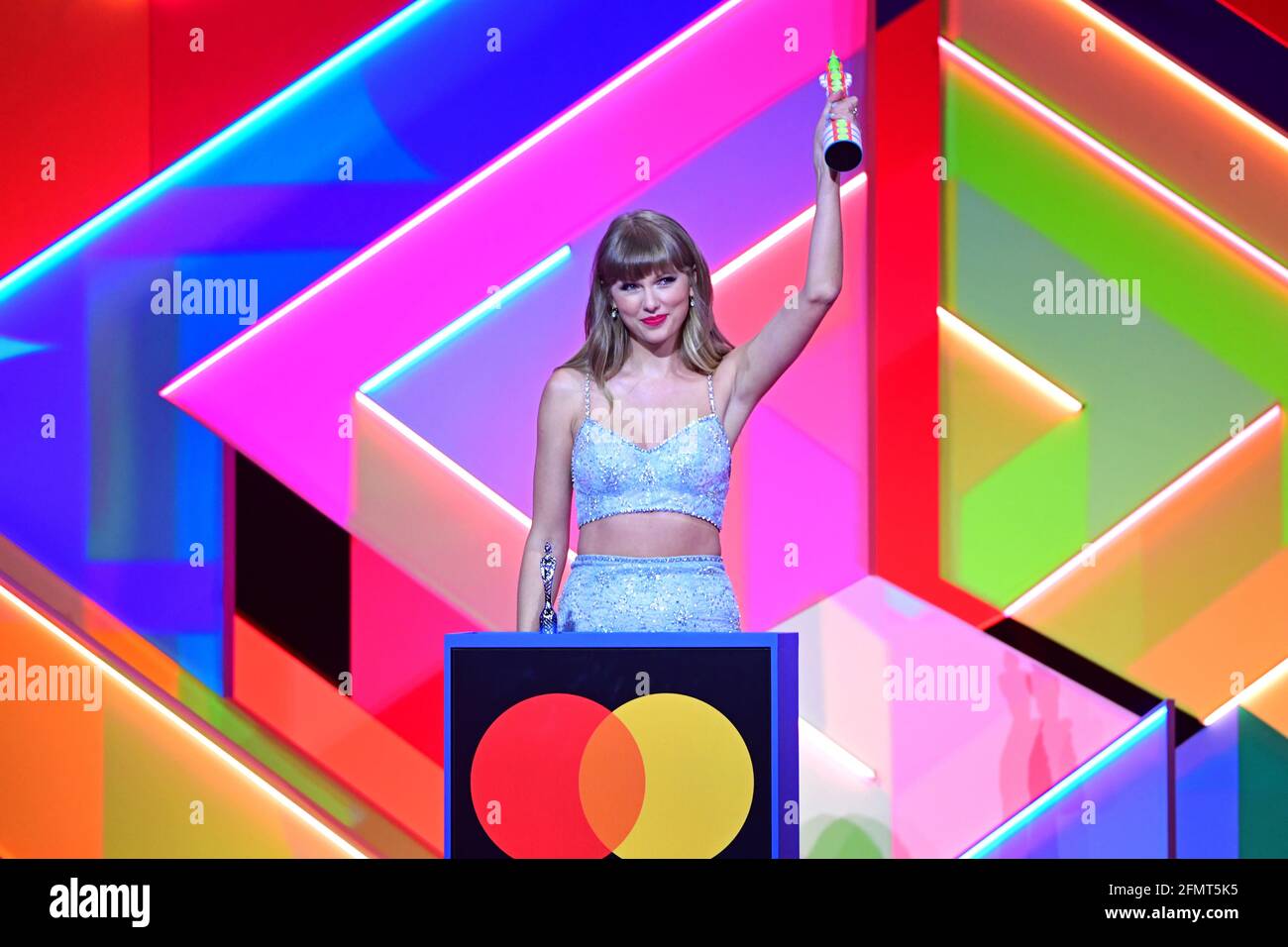 Taylor Swift accetta il premio Global Icon durante i Brit Awards 2021 all'O2 Arena di Londra. Data immagine: Martedì 11 maggio 2021. Foto Stock