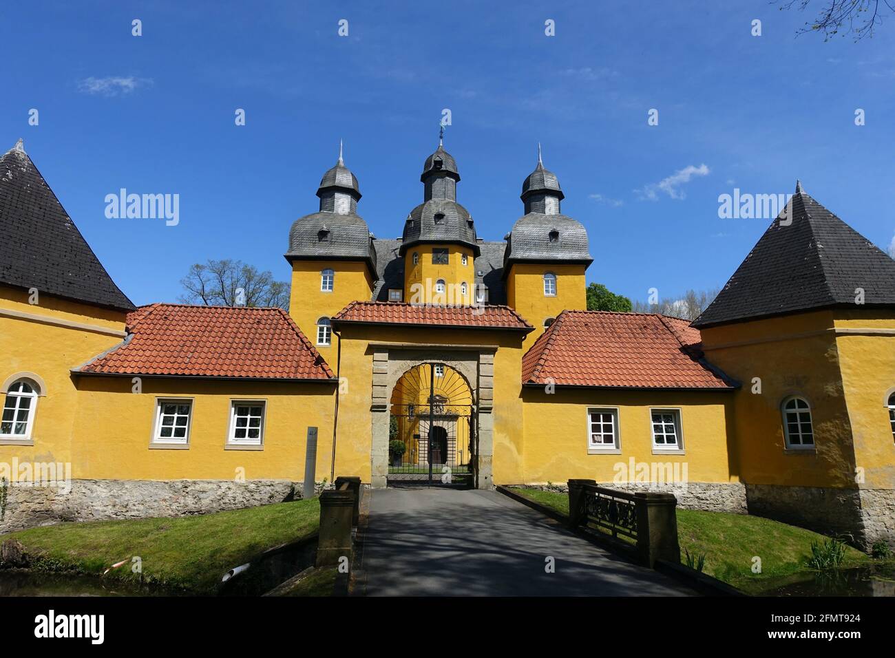 Schloss Holte oder Holter Schloss, barockes Wasserschloss aus dem 17. Jahrhundert, Schloss Holte-Stukenbrock, Nordrhein-Westfalen, Germania Foto Stock
