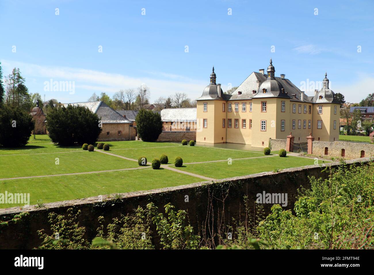 Schloss Eicks, spätbarockes Wasserschloss aus dem 17. Jahrhundert, Mechernich, Nordrhein-Westfalen, Germania Foto Stock