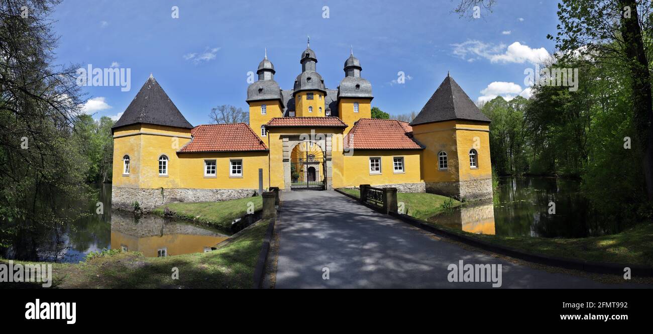 Schloss Holte oder Holter Schloss, barockes Wasserschloss aus dem 17. Jahrhundert, Schloss Holte-Stukenbrock, Nordrhein-Westfalen, Germania Foto Stock