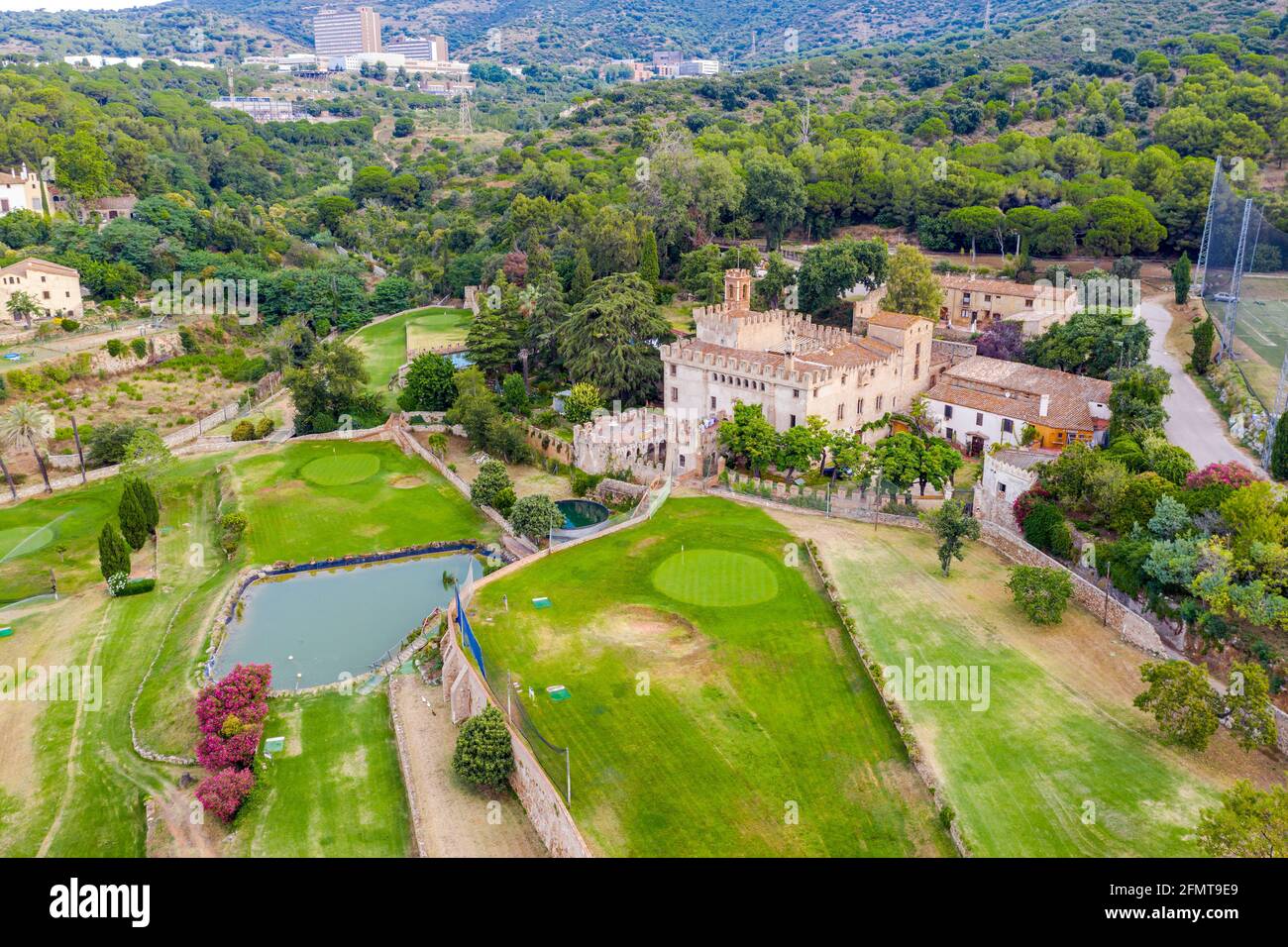 Il Castello di Godmar è una casa colonica fortificata, conosciuta anche come Cal Comte, situata nel quartiere Pomar de Dalt della città catalana di Badalona (Spagna). Esso Foto Stock