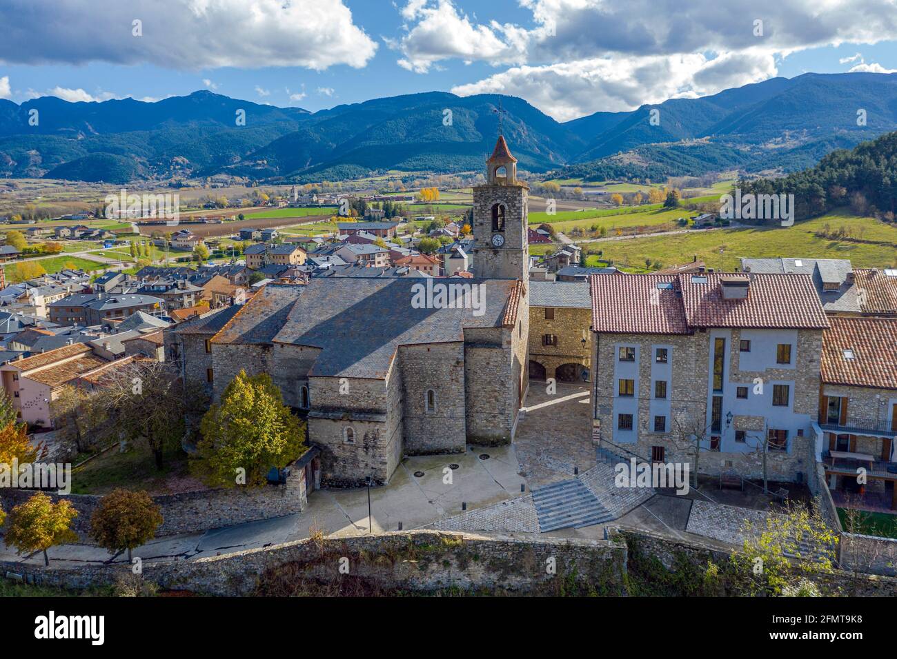 Chiesa di Santa Maria i Sant Jaume, Bellver de Cerdanya Pirenei Lleida provincia, Catalogna Spagna Foto Stock