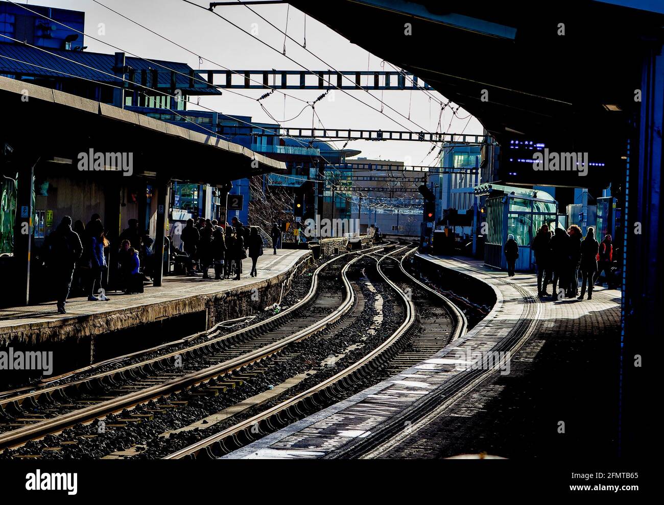 Piattaforma alla Tara Street Station, Dublino, Irlanda Foto Stock