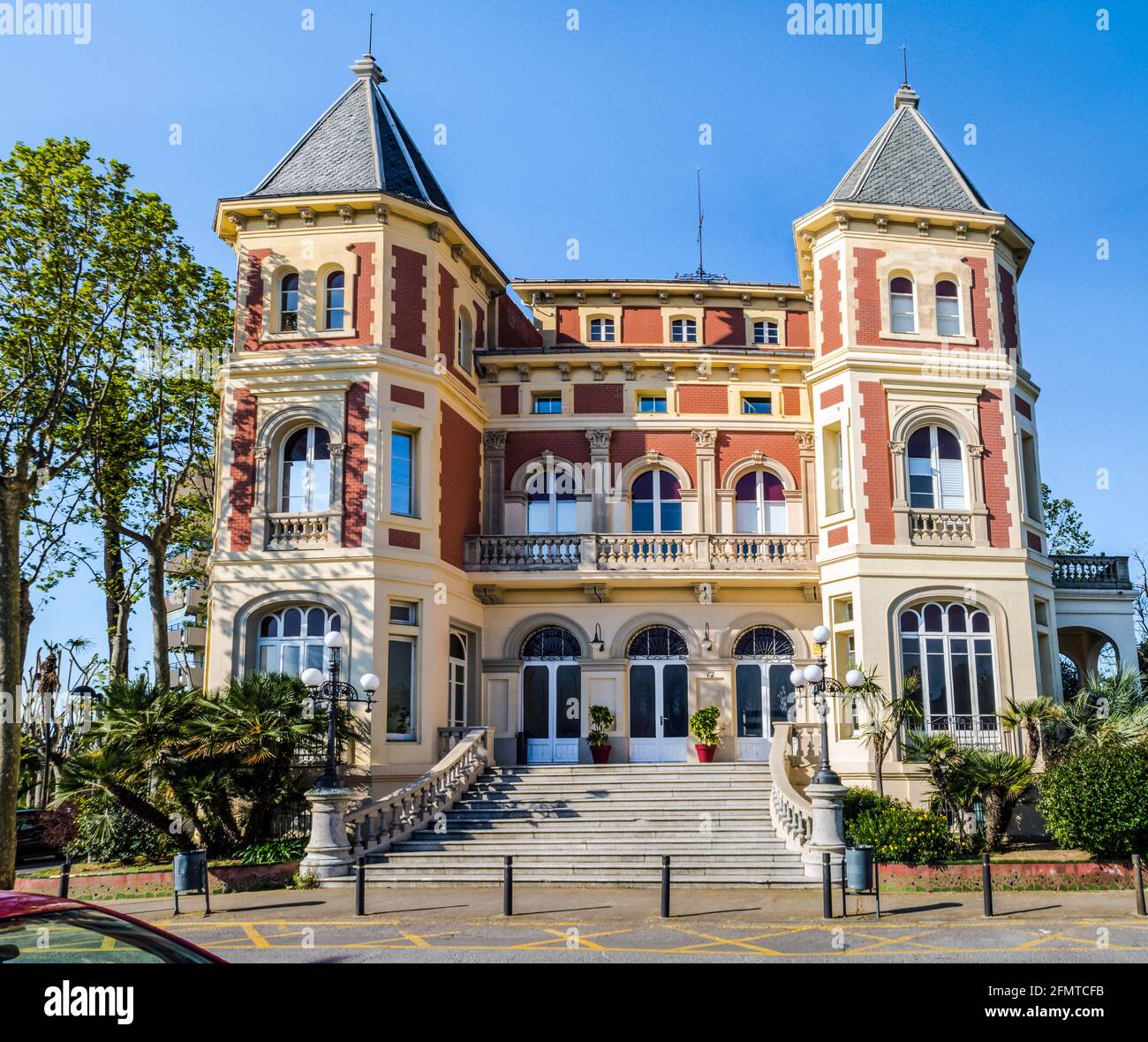 Casa del Marques è un'opera della città di Masnou Masnou protetta come patrimonio culturale di interesse locale. Appartenne alla romana Fabra i Puig, che ricevette Foto Stock