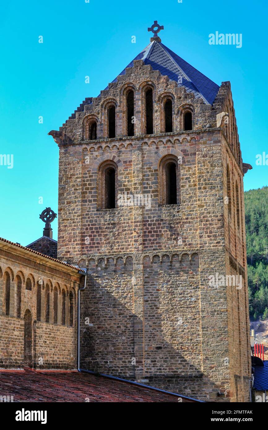 Chiesa di Santa Maria de Ripoll monastero, Catalogna, Spagna. Fondata nel 879, è considerata la culla della nazione catalana. Foto Stock