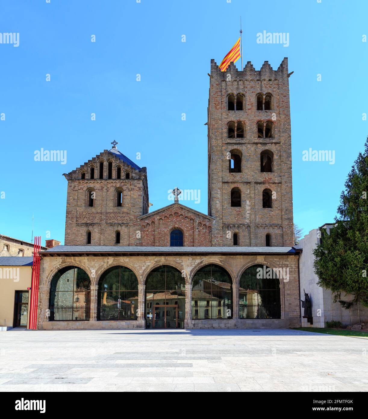 Chiesa di Santa Maria de Ripoll monastero, Catalogna, Spagna. Fondata nel 879, è considerata la culla della nazione catalana. Foto Stock