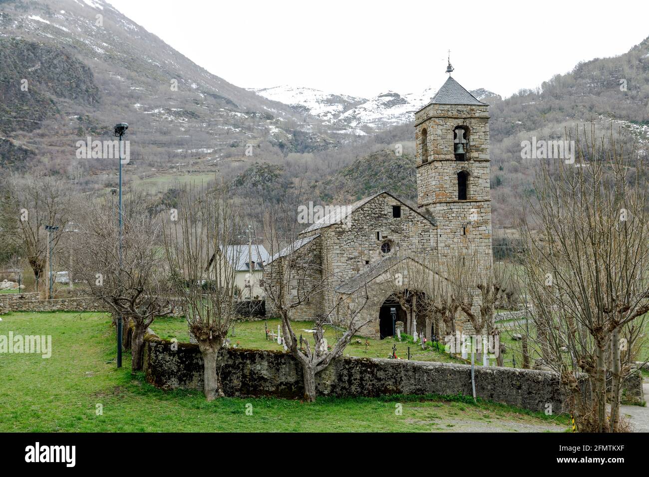 Chiesa romana di Sant Feliu a Barruera, (Catalogna - Spagna). Si tratta di una delle nove chiese che appartiene al Sito Patrimonio dell'Umanità dell'UNESCO. Foto Stock