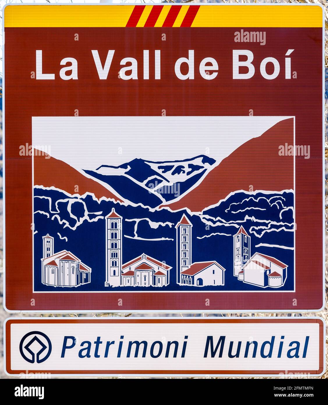 Vall de Boi, Spagna - 29 marzo 2017: Cartello stradale che indica l'ingresso alla Vall de Boi, dichiarato Patrimonio dell'umiltà nel 2000 al suo 9 romanico Foto Stock