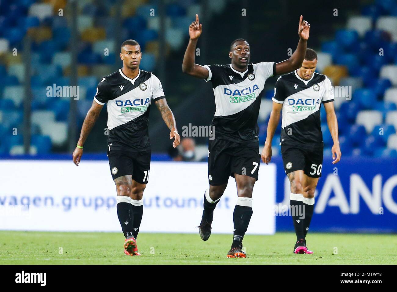 Stefano Okaka, L'attaccante Italiano Di Udinese, Festeggia Dopo Aver Segnato Un Gol Durante La Serie