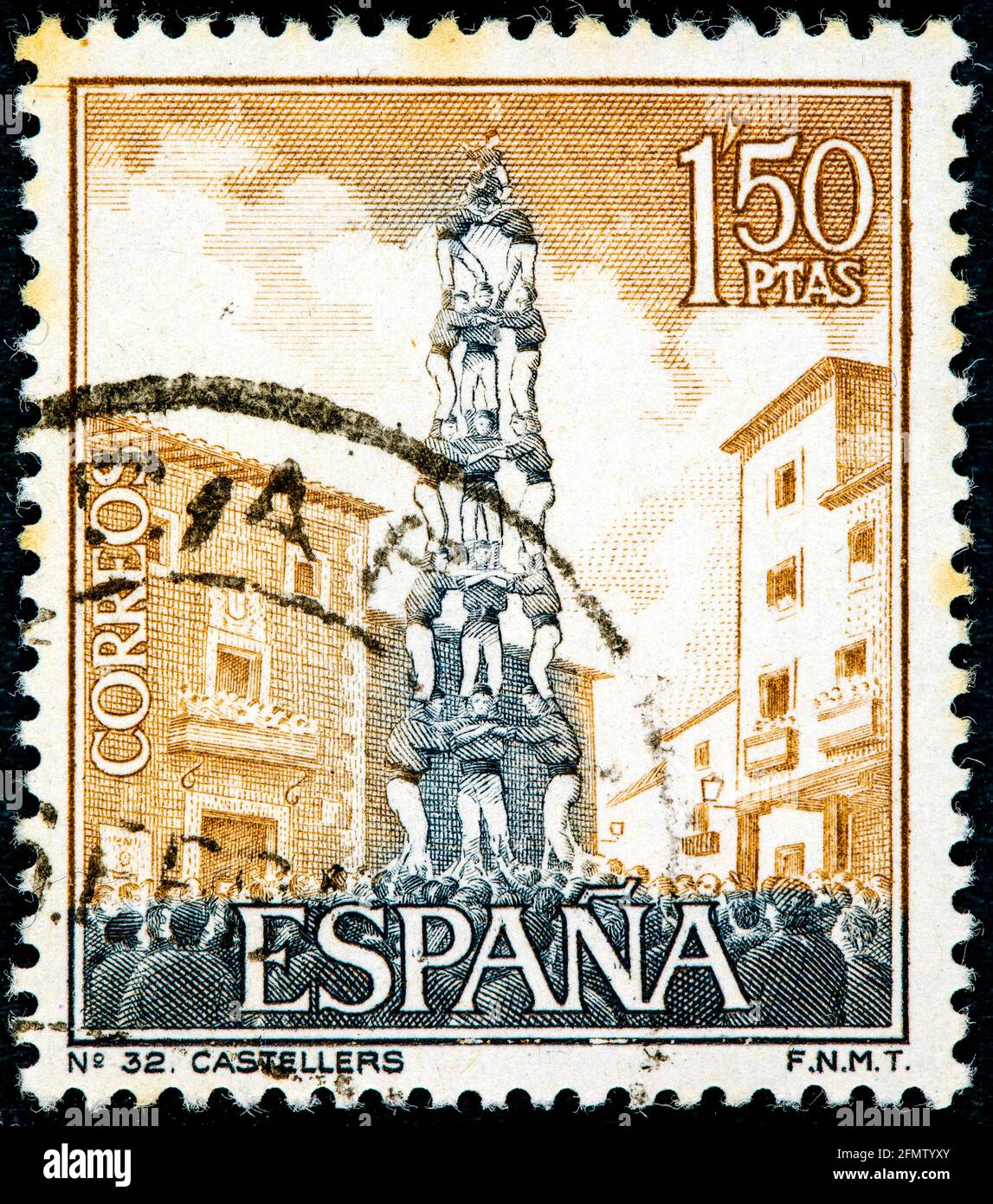 SPAGNA - CIRCA 1967: Un francobollo stampato in Spagna mostra castellers o castelli umani a Barcellona circa 1967 Foto Stock