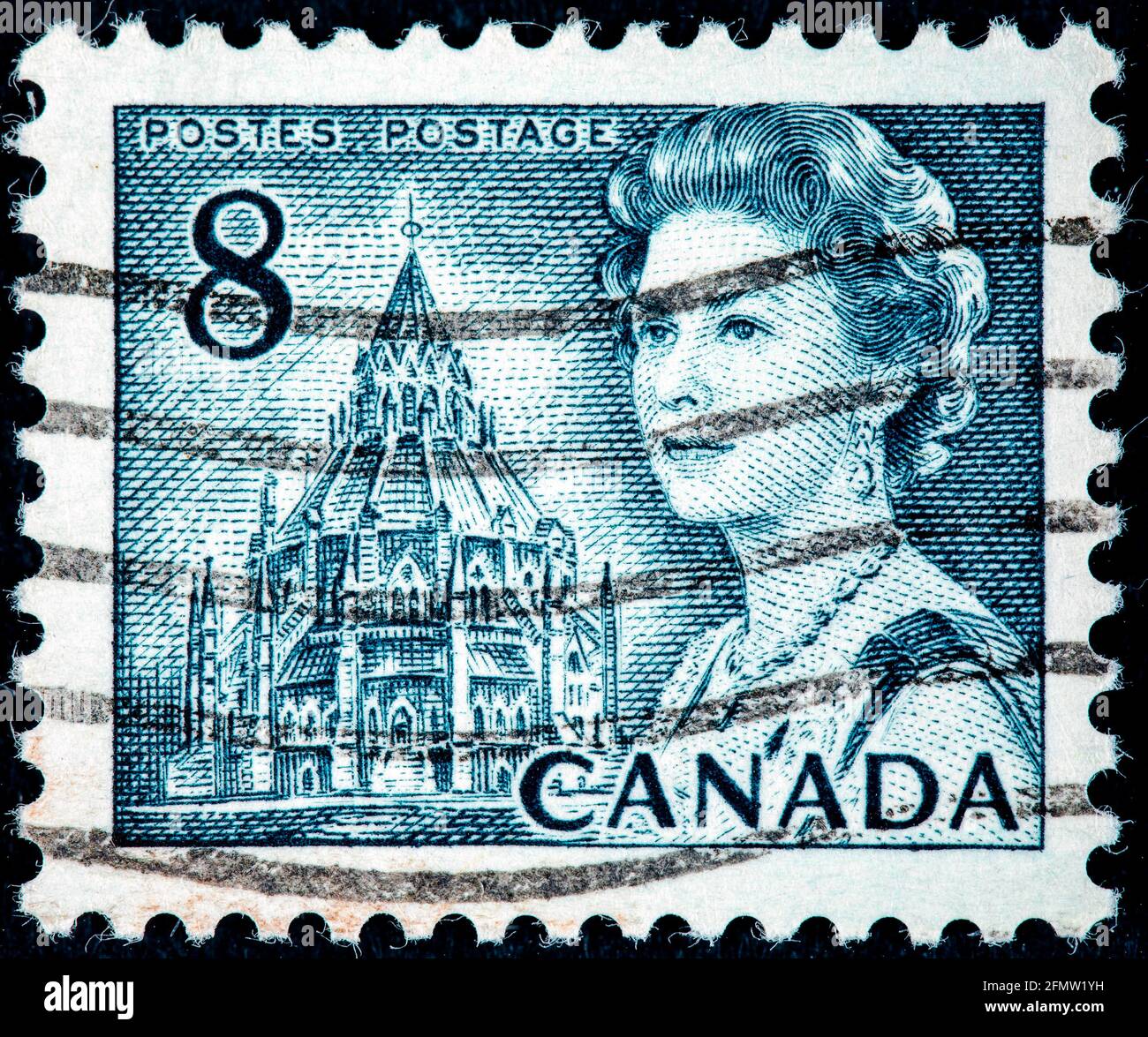 Canada - CIRCA 1960: Un francobollo stampato in Canada mostra le famiglie reali, la regina Elisabetta II, Wilding Portrait serie, circa 1960 Foto Stock