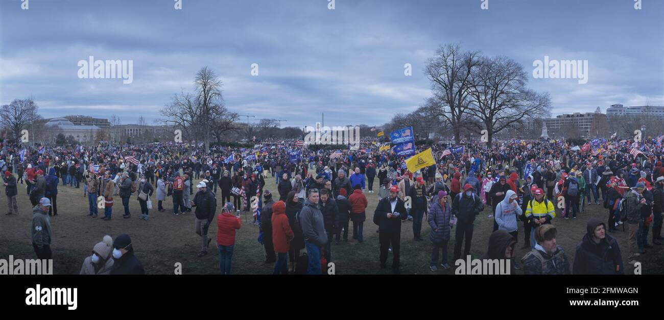 Il 6 gennaio 2021, i sostenitori del presidente Trump scendono sul palazzo del Campidoglio degli Stati Uniti quando il Congresso detiene la certificazione dei voti elettorali. Washington DC USA Foto Stock