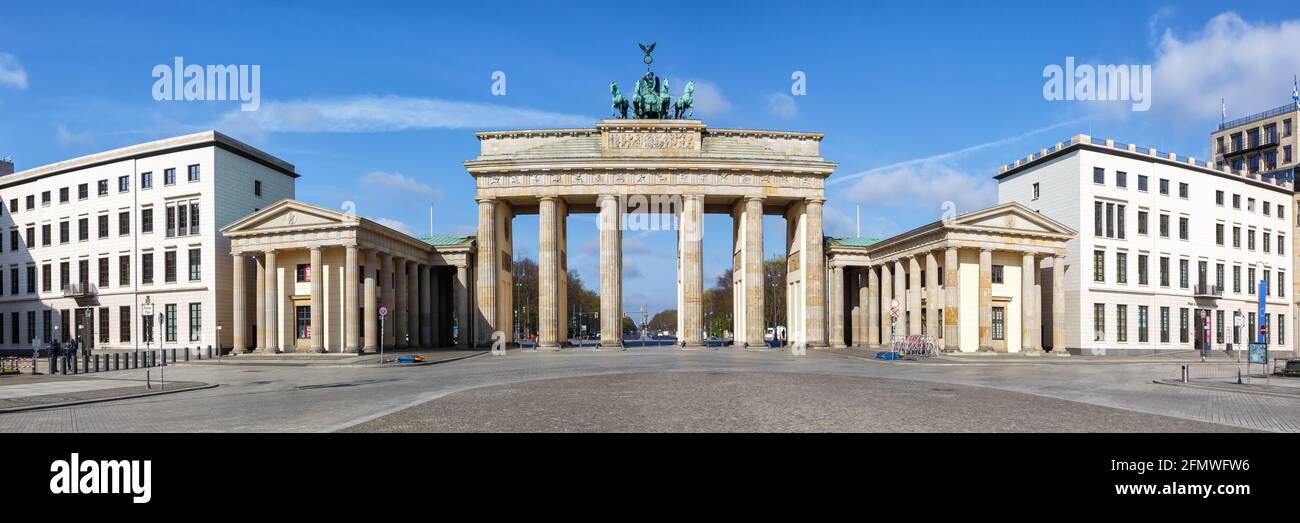 Berlino Brandenburger Tor porta di Brandeburgo in Germania vista panoramica Foto Stock