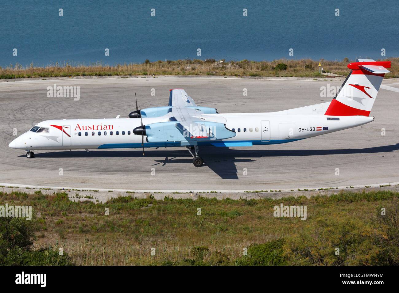 Corfù, Grecia – 16. Settembre 2017: Austrian Bombardier DHC-8-400 presso l'aeroporto di Corfù (CFU) in Grecia. Foto Stock