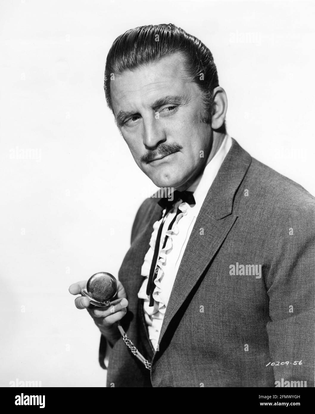 KIRK DOUGLAS Ritratto come Doc Holliday in LOTTA CONTRO LE ARMI ALL'O.K. CORRAL 1957 regista JOHN STURGES sceneggiatura Leon URIS music Dimitri Tiomkin produttore Hal B. Wallis Wallis-Hazen / Paramount Pictures Foto Stock