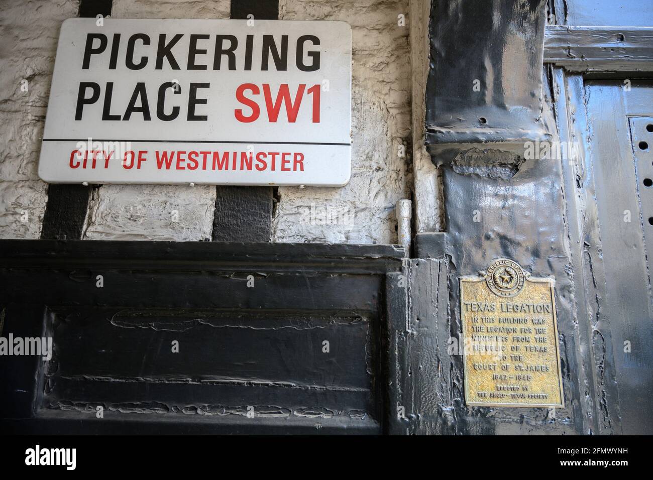 Storica targa di legazione del Texas a Pickering Place, City of Westminster, Londra, Regno Unito. 12 maggio 2021. Foto Stock