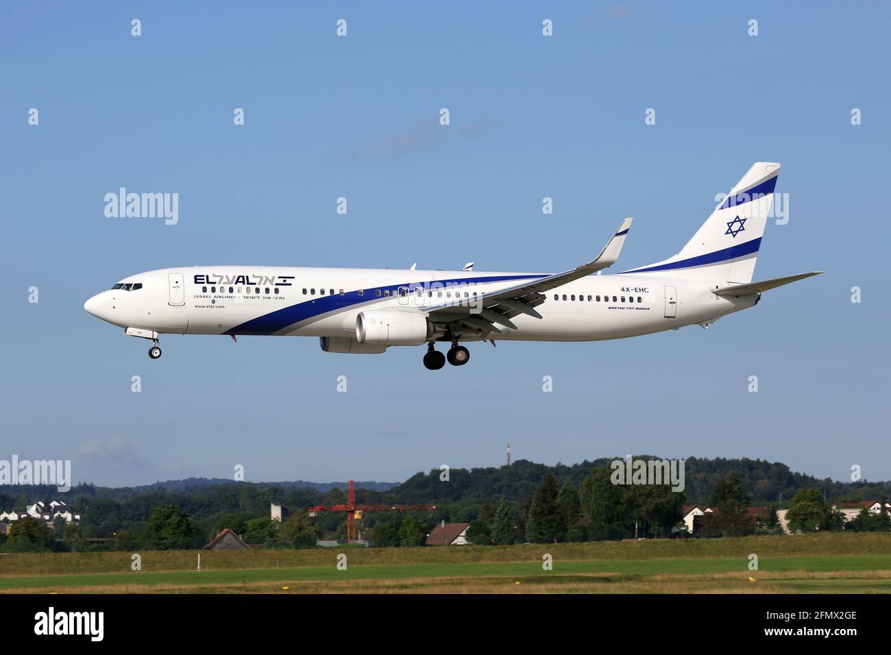 Zurigo, Svizzera – 29. Luglio 2016: EL al Israel Airlines Boeing 737-900ER all'aeroporto di Zurigo (ZRH) in Svizzera. Boeing è un produttore di aeromobili Foto Stock