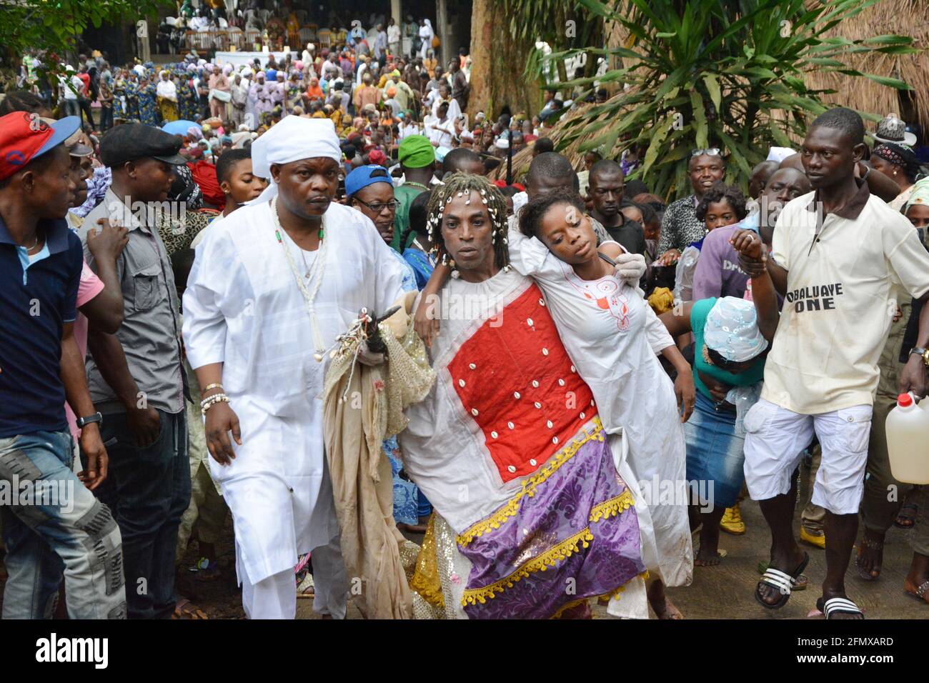 Osun Osogbo Ecstasy spirituale: Viaggio spirituale alla dea Osun. Foto Stock