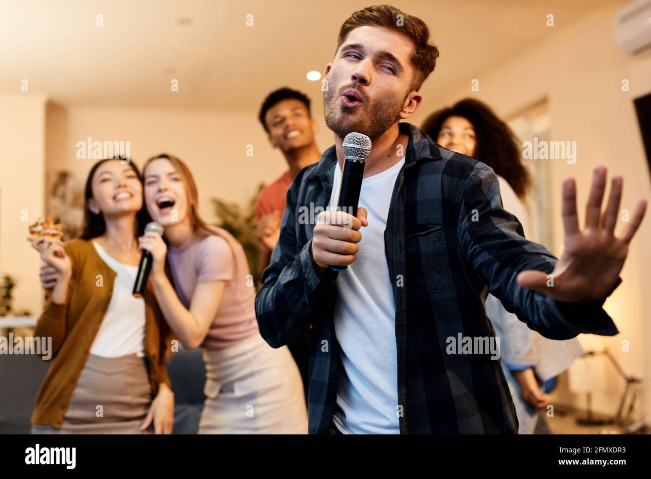 donne che cercano amore karaoke
