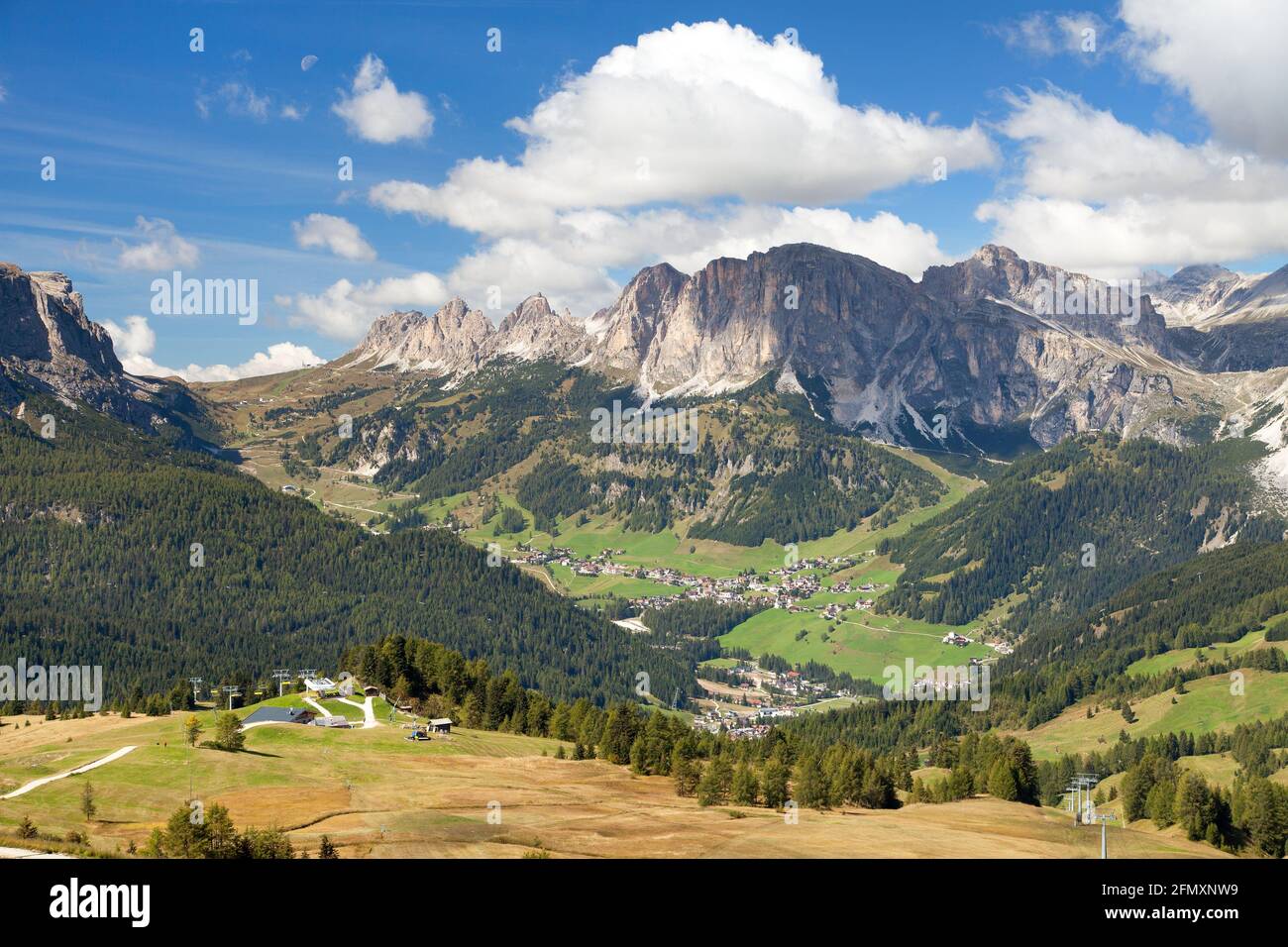 Corvara in Badia, passo gardena alias grodner joch, Alpi Dolomiti montagne, Italia Foto Stock