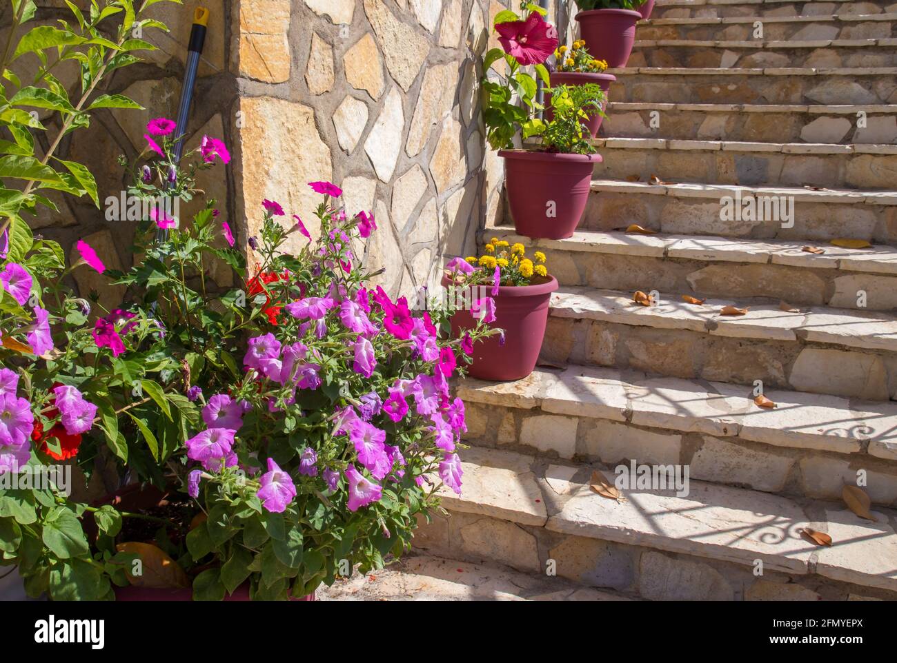 Scale esterne in pietra immagini e fotografie stock ad alta risoluzione -  Alamy