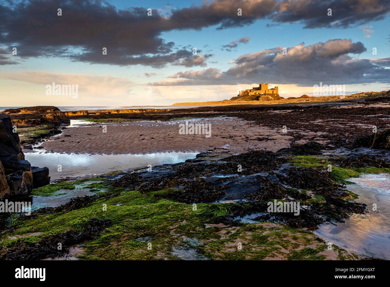 Tramonto di Bamburgh Foto Stock