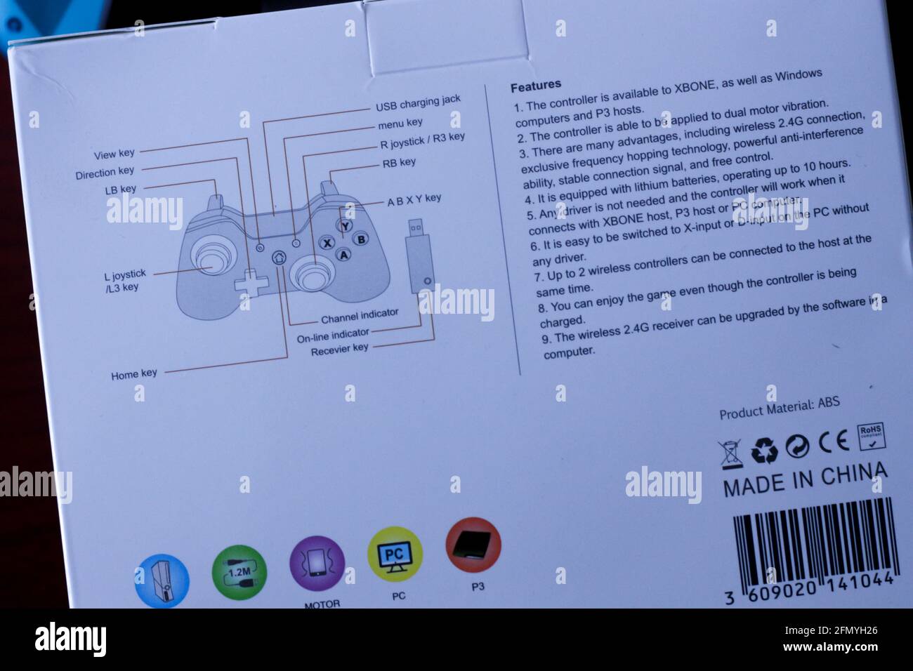 Cina. 30 Apr 2021. In questa illustrazione della foto, la vista dal basso della scatola originale di un controller generico per Microsoft Xbox 360 gioco che dice 'Made in China' Credit: Thibaud Mougin/SOPA Images/ZUMA Wire/Alamy Live News Foto Stock