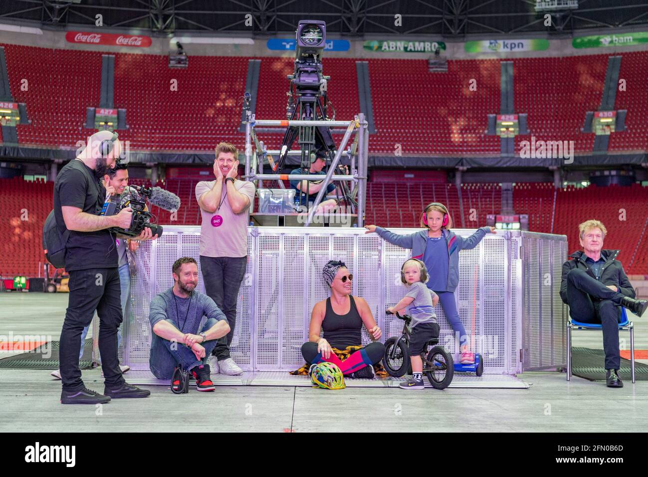 DATA DI USCITA: 21 maggio 2021 TITOLO: Pink: All i Know finora STUDIO: Amazon Studios REGISTA: Michael Gracey TRAMA: Uno sguardo dietro le quinte a P!NK come lei equilibra la famiglia e la vita su strada, fino alla sua prima performance Wembley Stadium nel tour mondiale 'Beautiful Trauma' del 2019. CON LA STELLA: ROSA. (Immagine di credito: © Amazon Studios/immagini di intrattenimento) Foto Stock