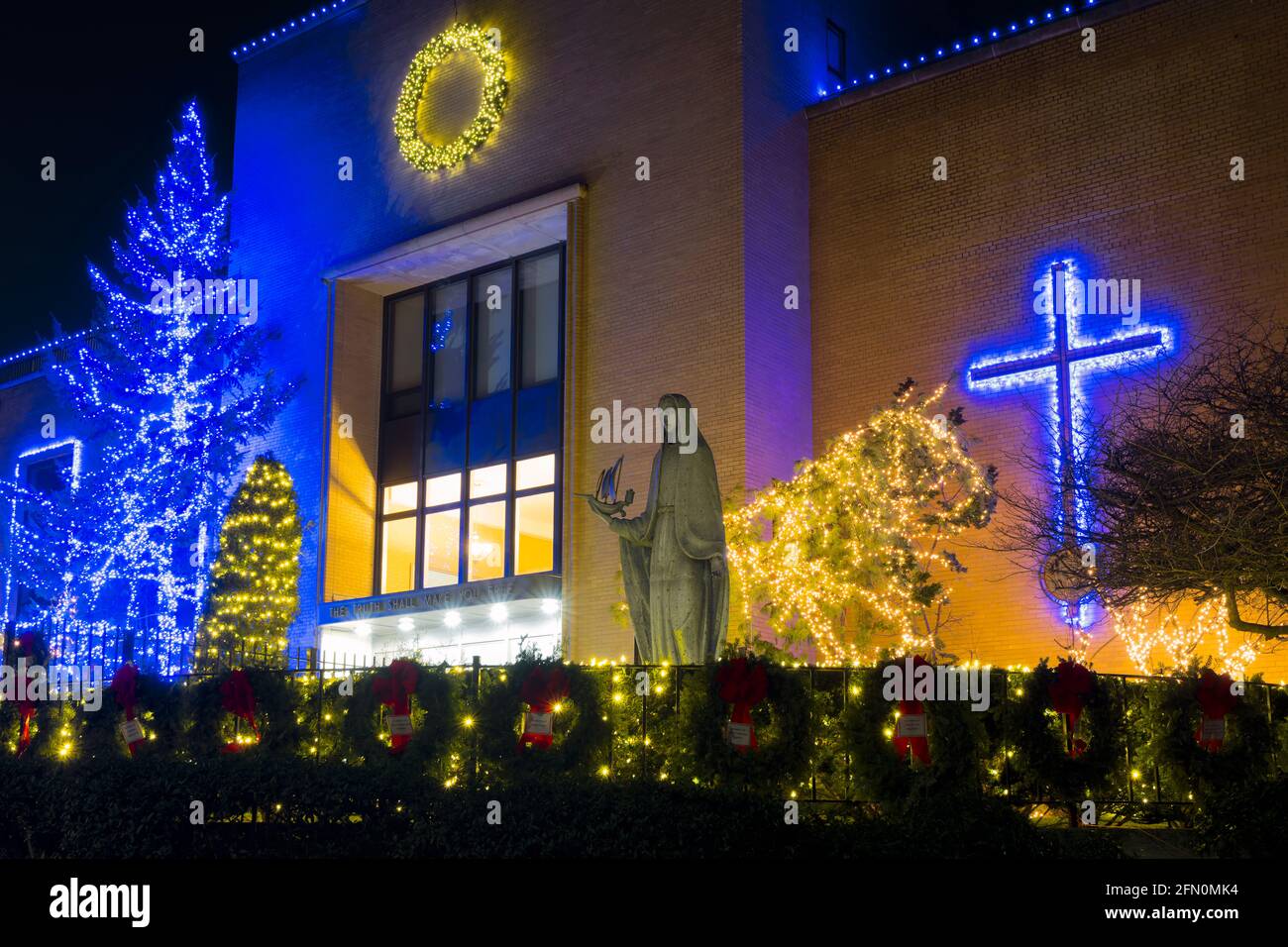 Decorazioni natalizie alla Xaverian High School, Brooklyn, New York Foto Stock