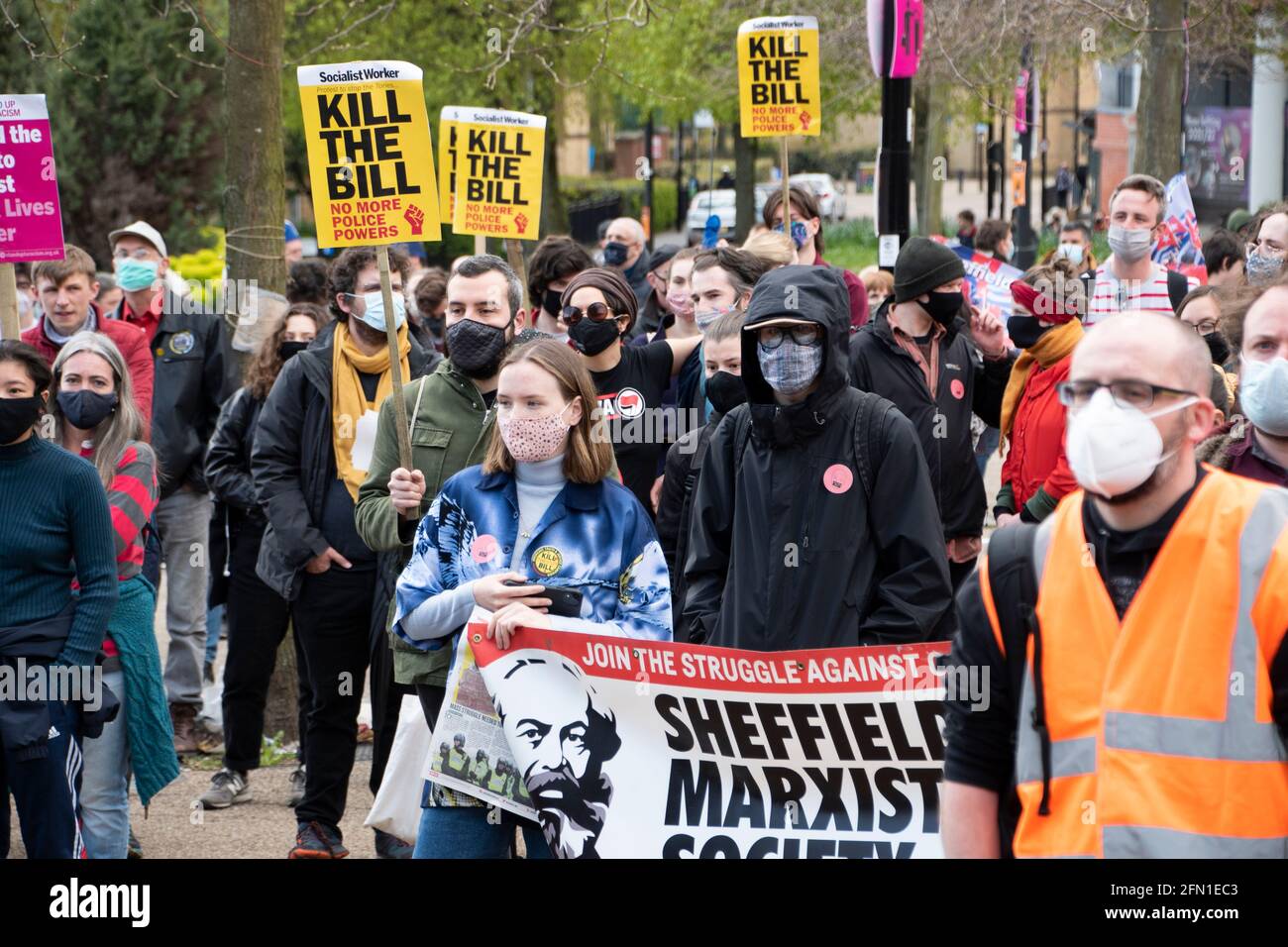 Sheffield, Regno Unito: 1 maggio 2021 : i manifestanti si riuniscono per i discorsi alla Giornata Internazionale dei lavoratori e Kill la protesta di Bill, Devonshire Green Foto Stock