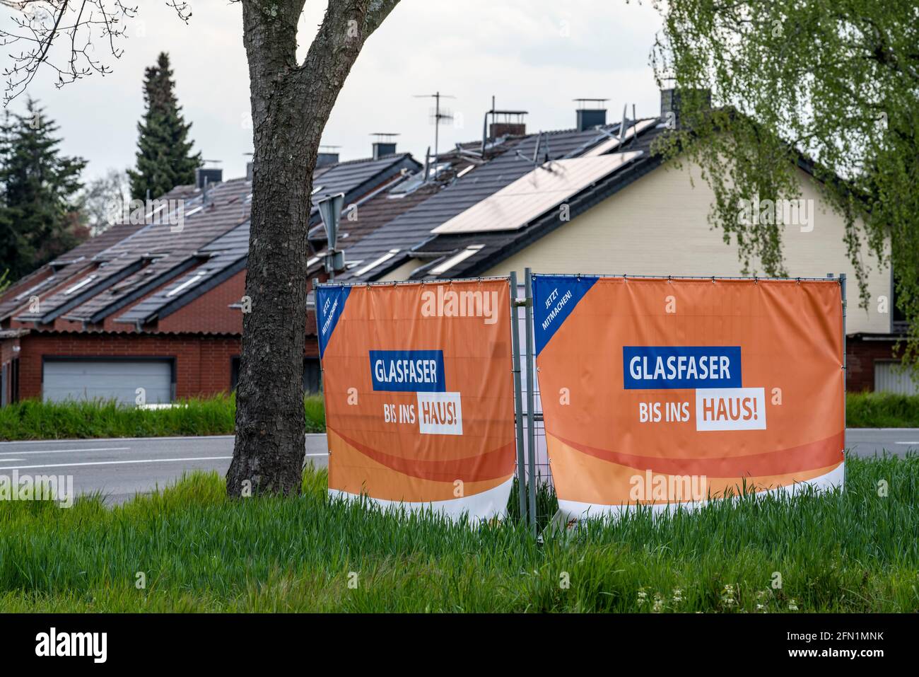 Posa di cavi in fibra ottica a banda larga, connessione internet da parte del provider epcan, a Hünxe-Bruckhausen, NRW, Germania Foto Stock