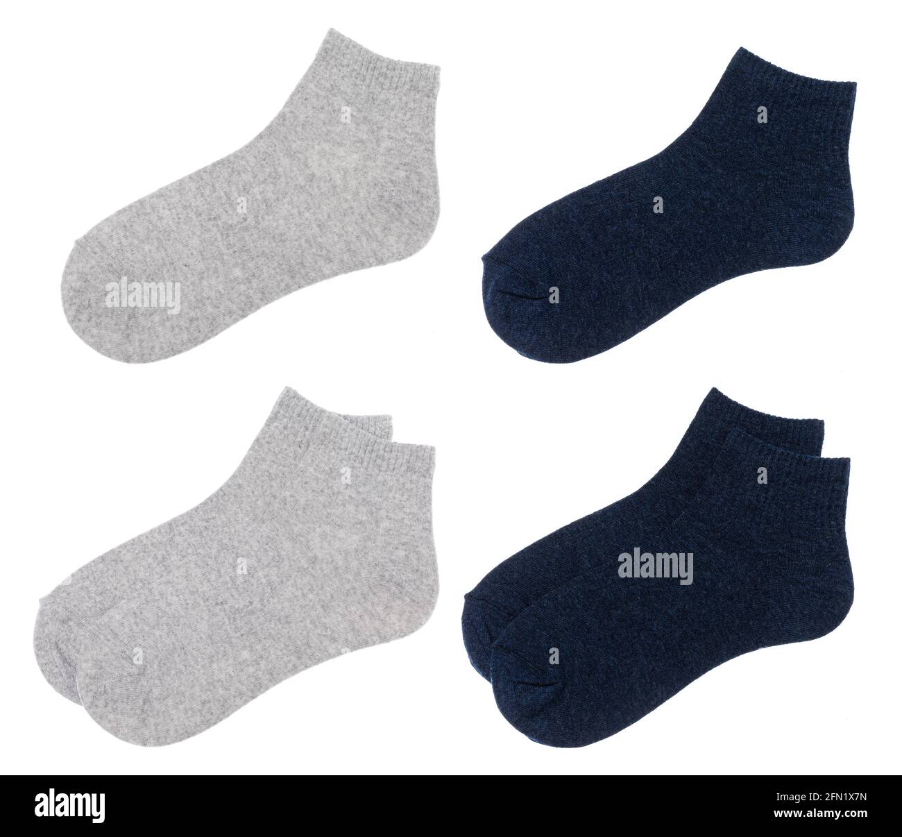 Calze basse in misto cotone grigio e blu isolate su sfondo bianco Foto Stock