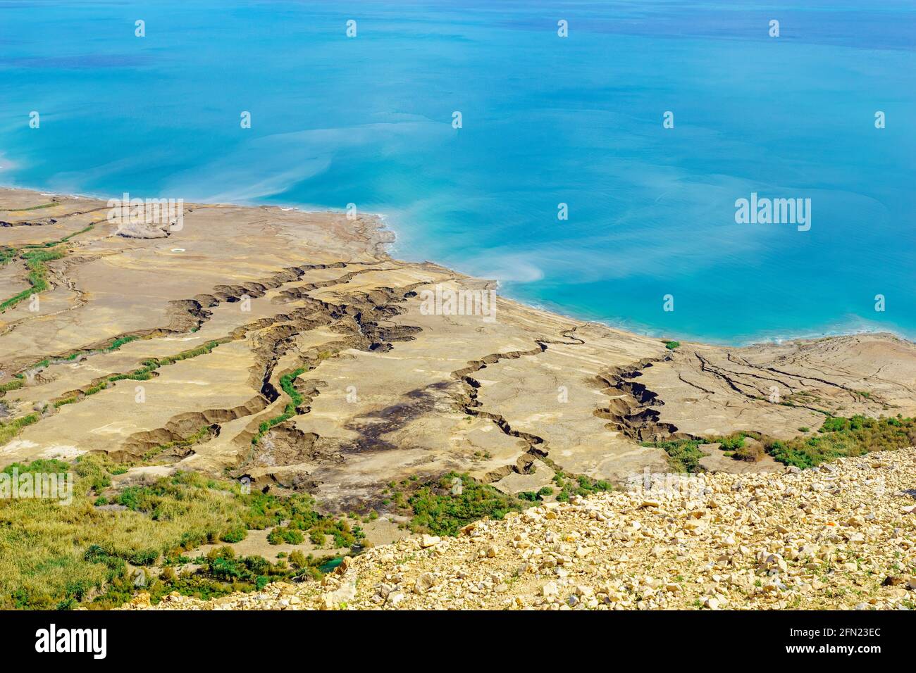 Vista della parte settentrionale del Mar Morto e della riserva naturale di Einot Tzukim (Ein Feshkha), Israele meridionale Foto Stock