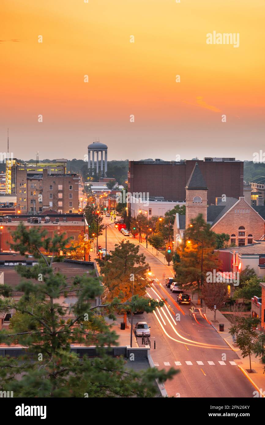 La Columbia, Missouri, Stati Uniti d'America downtown skyline della città al crepuscolo. Foto Stock