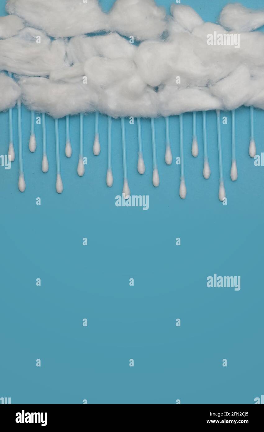 Gocce astratte di pioggia da tamponi auricolari in cotone Foto Stock