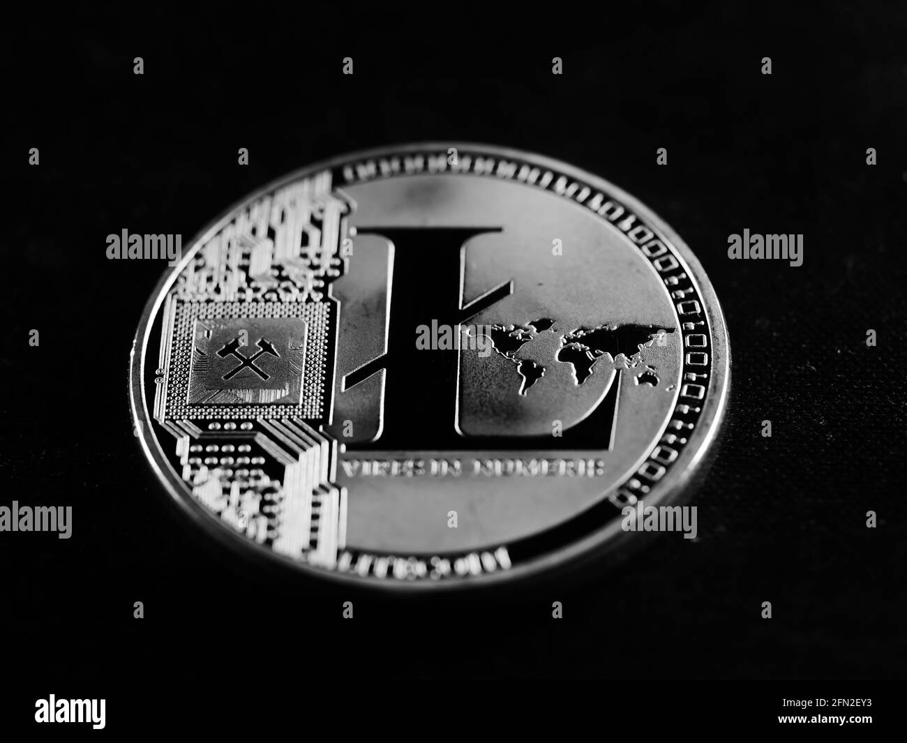 Immagine in scala di grigi della valuta criptata Foto Stock